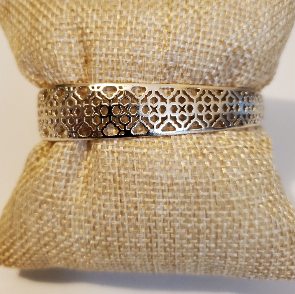 Kendra Scott Goldtone Bracelet With Box